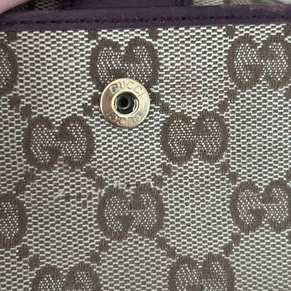 Gucci Compact GG Wallet - Picture 7 of 10